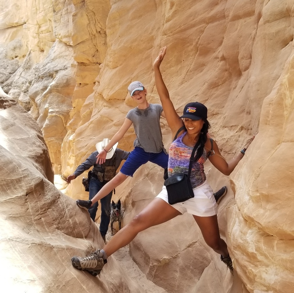 Meet your Posher, Antionette